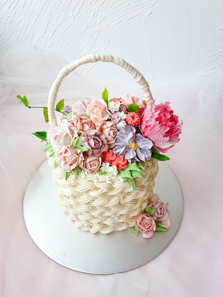 My first flower basket cake made with buttercream! : r/Baking